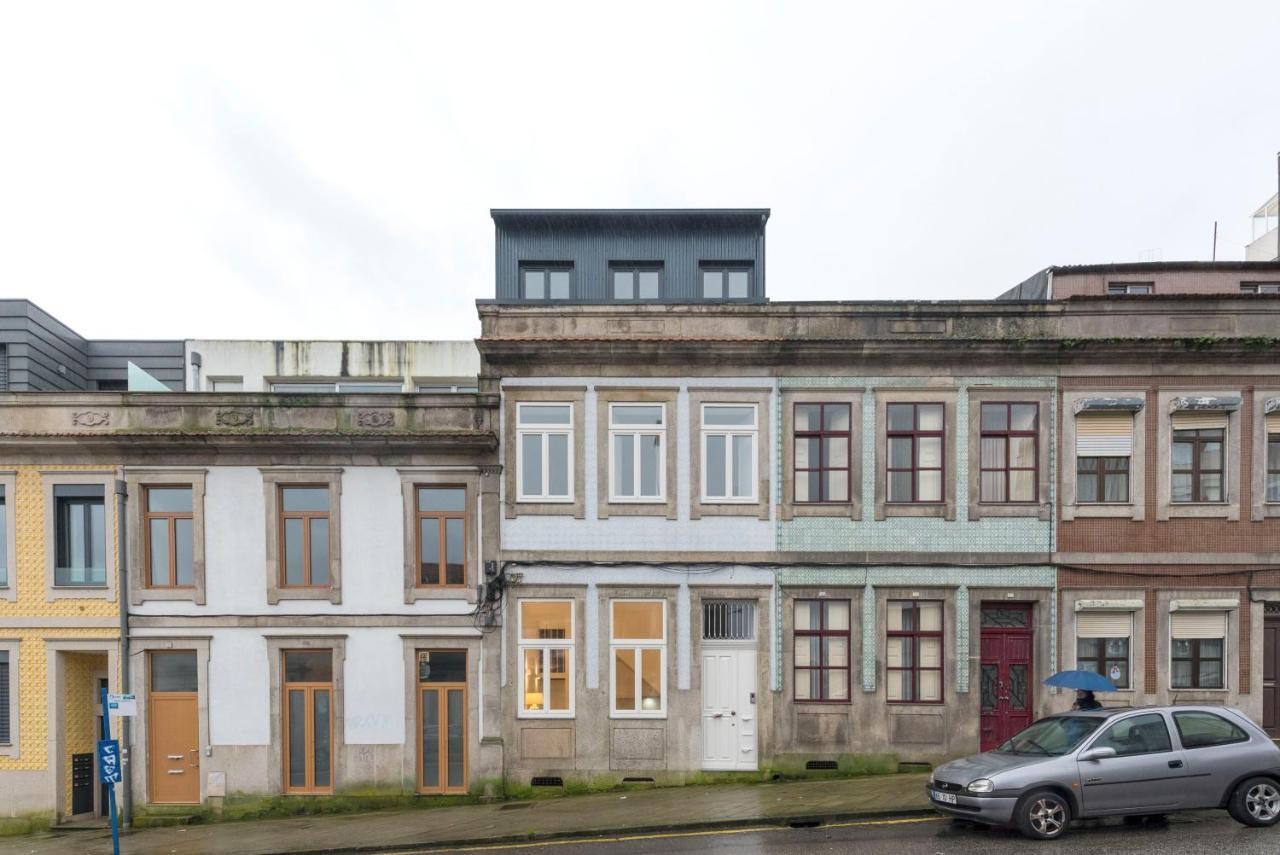 Lovelystay - Cozy Duplex With Patio Right Off Train&Metro Station OOporto Exteriör bild