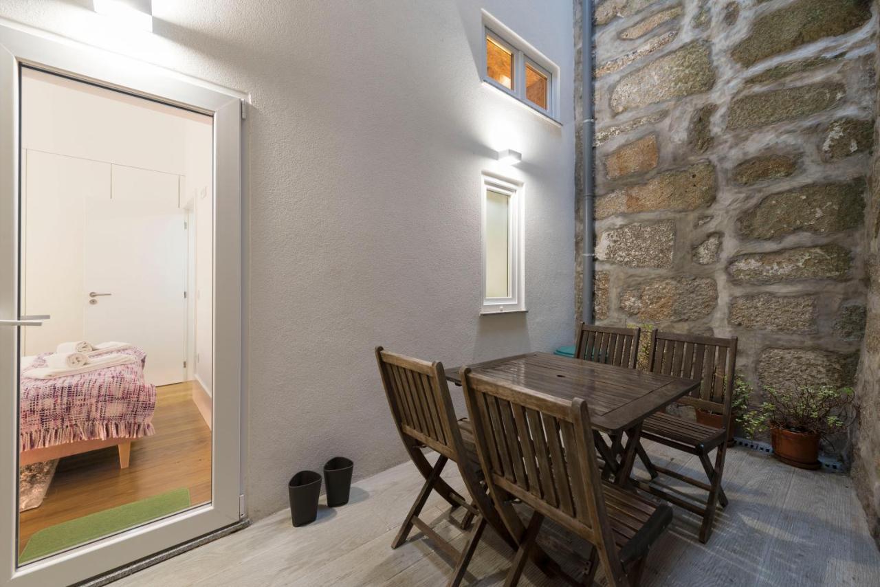 Lovelystay - Cozy Duplex With Patio Right Off Train&Metro Station OOporto Exteriör bild